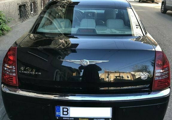 Second-hand Chrysler 300C 245 CP (180 kW) 2005 Negru Berlinǎ