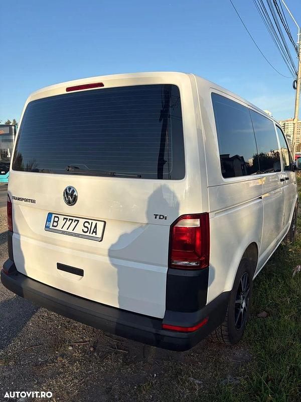 Second-hand VW Transporter Comfortline 102 CP (75 kW) 2018 Culoarealb Van