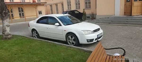 Second-hand Ford Mondeo Ghia 115 CP (84 kW) 2002 Alb Berlinǎ