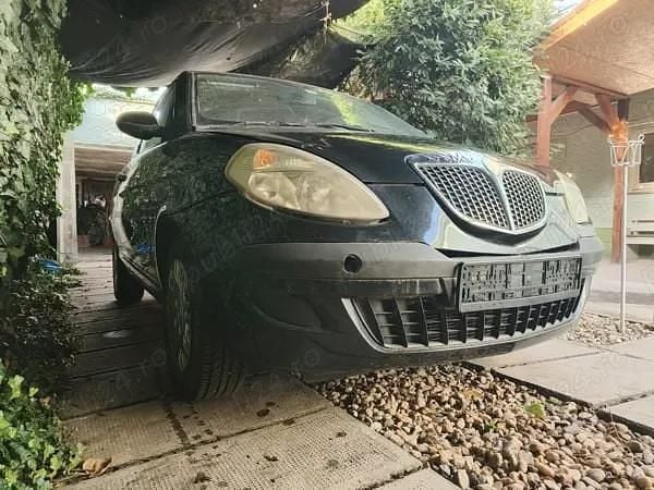 Second-hand Lancia Ypsilon 59 CP (43 kW) 2004 Hatchback