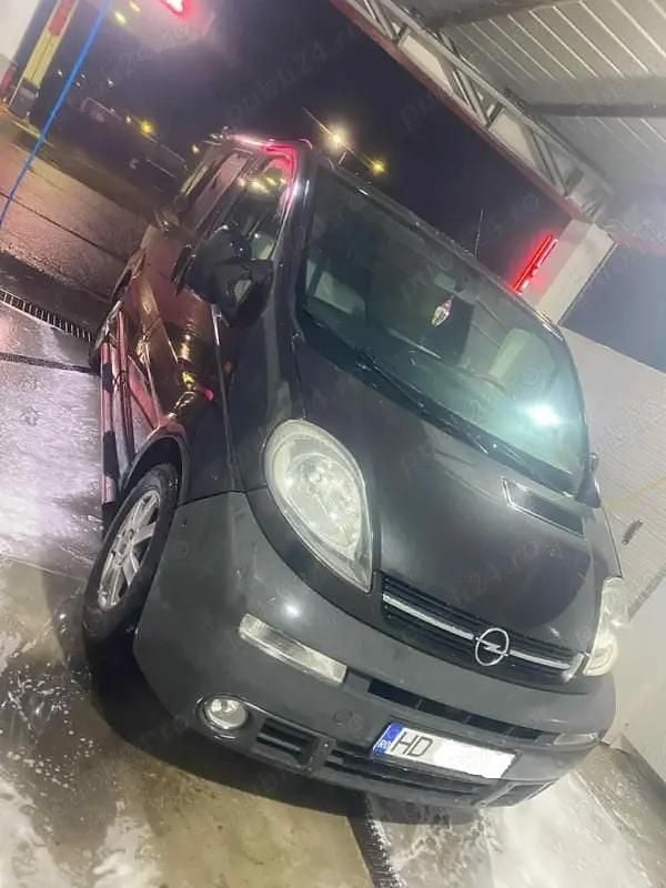 Second-hand Opel Vivaro 150 CP (110 kW) 2005 Negru Monovolum