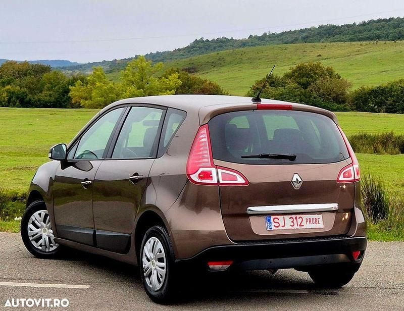 Second-hand Renault Scénic III 110 CP (80 kW) 2011 Culoaremaro Monovolum