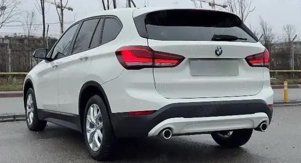 Second-hand BMW X1 Sport Line 150 CP (110 kW) 2021 Culoarealb SUV