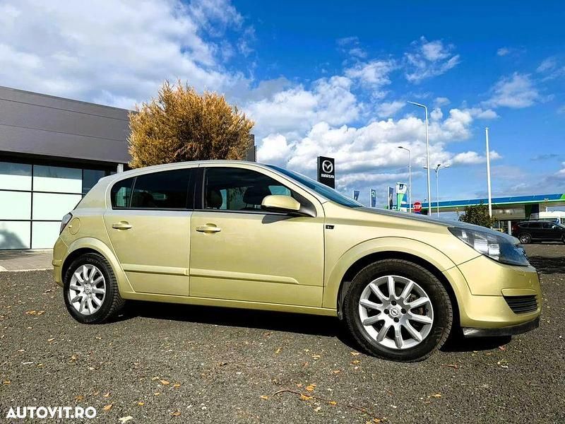 Culoaregalbeuriu Utilizat 2005 Opel Astra Enjoy Hatchback | 2.650 EUR (Puțin scump) - Imagine 1/4