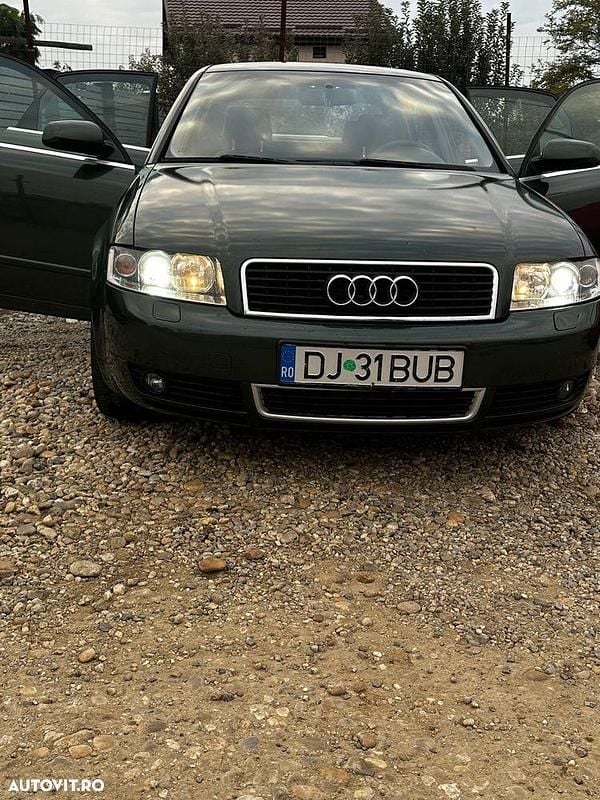 Culoareverde Utilizat 2002 Audi A4 Hatchback | 1.300 EUR (Super Preț) - Imagine 1/4