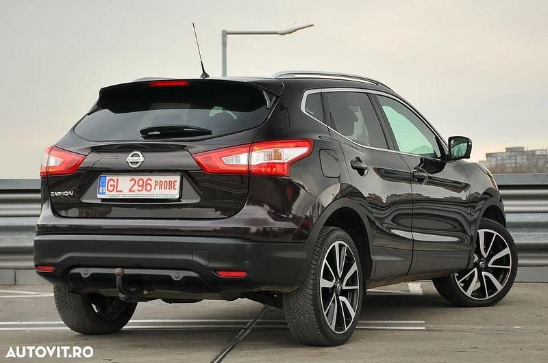 Second-hand Nissan Qashqai Tekna 115 CP (84 kW) 2016 Culoarenegru SUV
