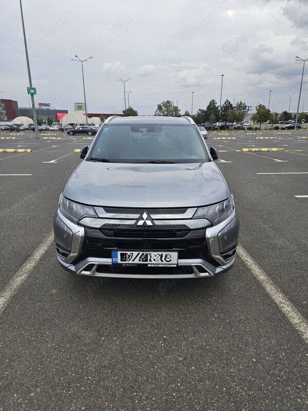 Gri Utilizat 2020 Mitsubishi Outlander P-HEV Berlinǎ | 27.500 EUR (Scump) - Imagine 1/4