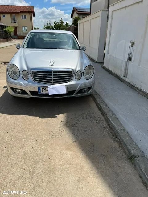 Gri Utilizat 2006 Mercedes E200 Berlinǎ | 3.500 EUR - Imagine 1/4