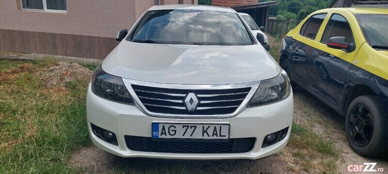 Alb Utilizat 2013 Renault Latitude Berlinǎ | 5.500 EUR - Imagine 1/4