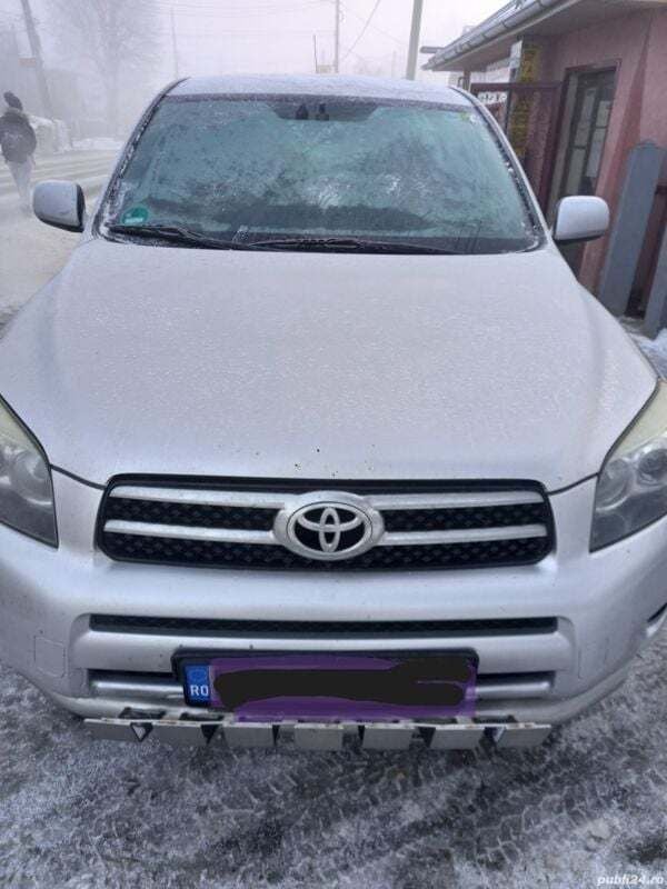 Argintiu Utilizat 2008 Toyota RAV4 SUV | 3.999 EUR (Puțin scump) - Imagine 1/4