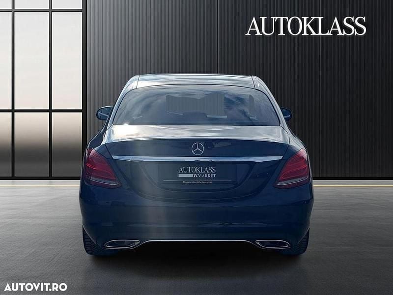 Second-hand Mercedes C250 211 CP (155 kW) 2015 Culoarealbastru Berlinǎ