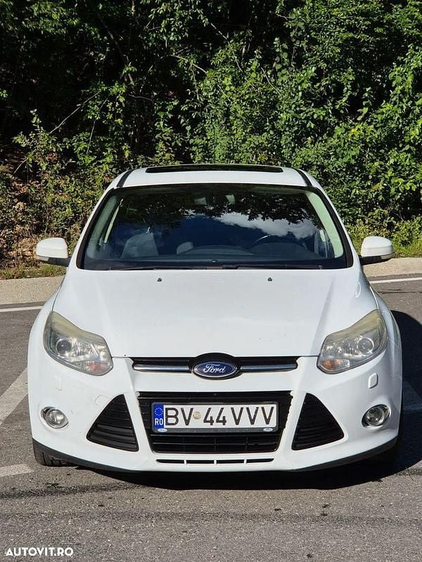 Culoarealb Utilizat 2013 Ford Focus Titanium Berlinǎ | 5.800 EUR (Preț OK) - Imagine 1/4