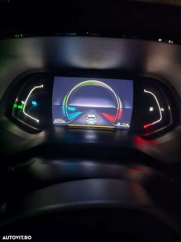 Second-hand Renault Clio V Techno 145 CP (106 kW) 2023 Culoareargint