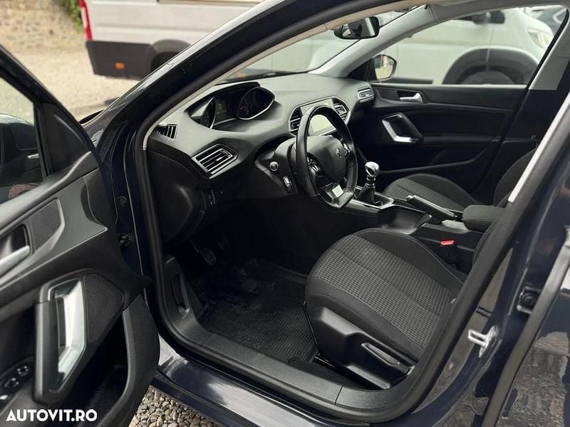 Second-hand Peugeot 308 Active 99 CP (72 kW) 2019 Culoarenegru