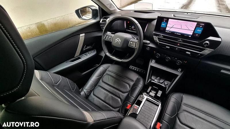 Second-hand Citroën C4 Feel 130 CP (95 kW) 2022 Culoarealb SUV