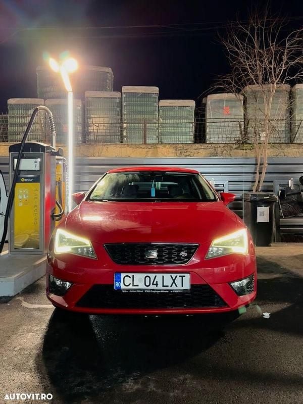 Culoarerosu Utilizat 2013 Seat Leon FR Hatchback | 8.200 EUR (Scump) - Imagine 1/4