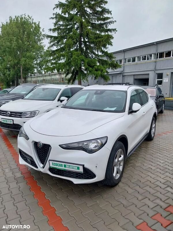 Alb Utilizat 2019 Alfa Romeo Stelvio SUV | 25.480 EUR (Preț OK) - Imagine 1/4
