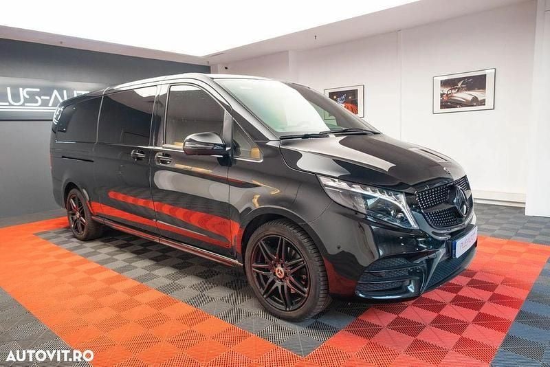 Negru Utilizat 2023 Mercedes V300 Monovolum | 79.001 EUR (Preț bun) - Imagine 1/4