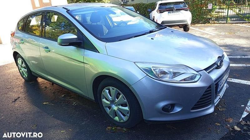 Culoareargint Utilizat 2012 Ford Focus Hatchback | 5.000 EUR (Preț OK) - Imagine 1/4