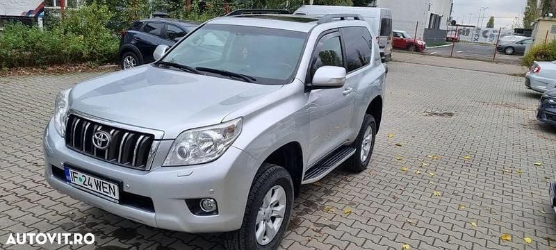 Culoaregri Utilizat 2011 Toyota Land Cruiser Executive Berlinǎ | 22.490 EUR (Scump) - Imagine 1/4