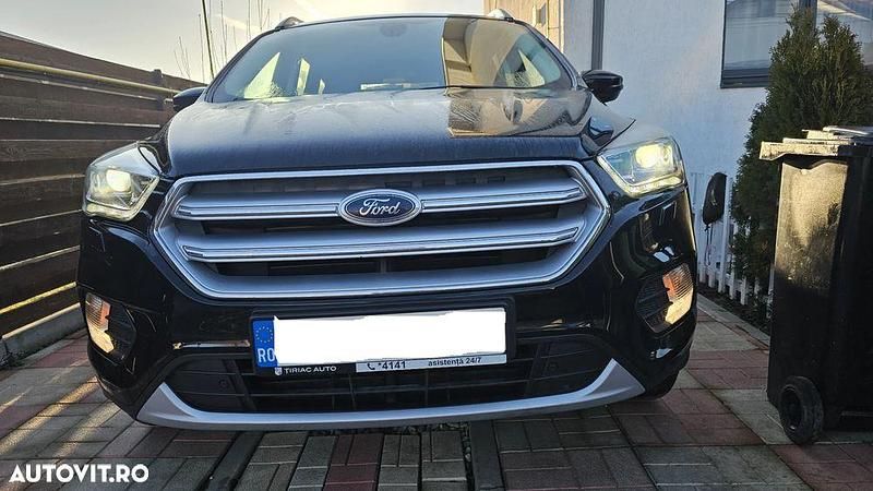 Negru Utilizat 2017 Ford Kuga Titanium SUV | 13.000 EUR (Preț OK) - Imagine 1/4