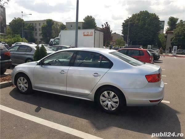 Second-hand VW Jetta 105 CP (77 kW) 2011 Gri Berlinǎ