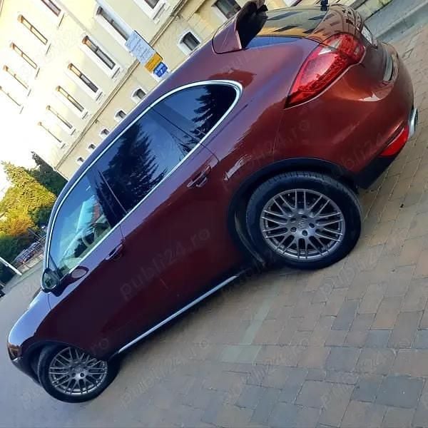 Rosu Utilizat 2013 Porsche Cayenne SUV | 24.900 EUR (Puțin scump) - Imagine 1/4