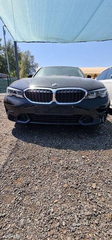 Negru Utilizat 2020 BMW 320 Sport Line Berlinǎ | 18.900 EUR (Super Preț) - Imagine 1/4