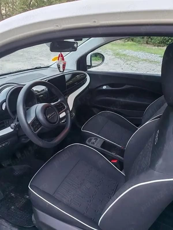Utilizat 2023 Fiat 500e Berlinǎ | 22.000 EUR - Imagine 1/4