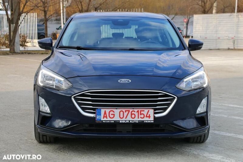 Albastru Utilizat 2020 Ford Focus Cool & Connect Hatchback | 11.299 EUR (Preț OK) - Imagine 1/4