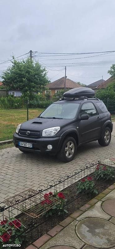 Negru Utilizat 2005 Toyota RAV4 Executive SUV | 4.650 EUR (Preț OK) - Imagine 1/4