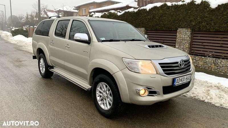 Second-hand Toyota HiLux Style 171 CP (125 kW) 2014 Culoaregalbeuriu Pickup
