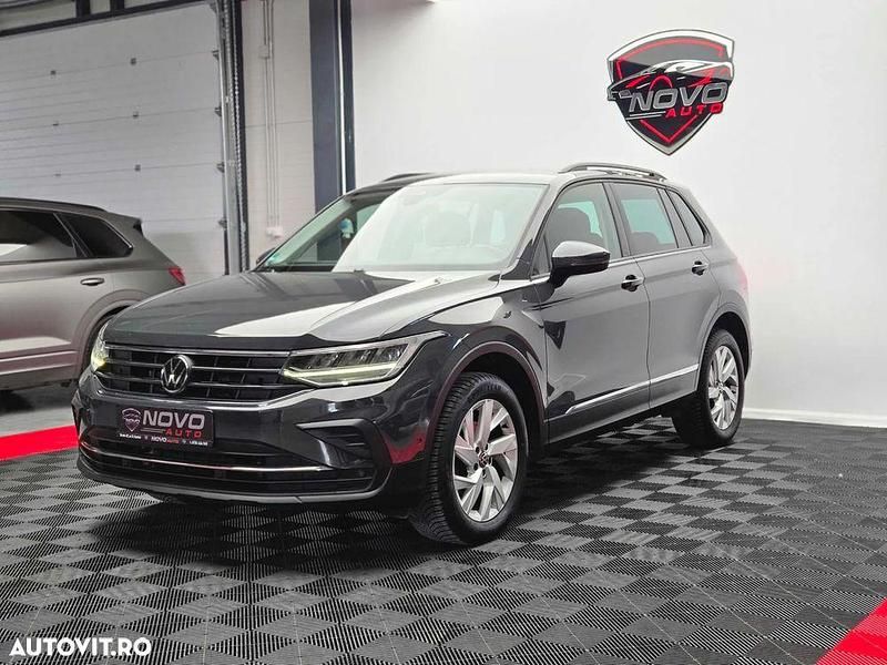 Culoaregri Utilizat 2022 VW Tiguan Life SUV | 22.489 EUR (Preț bun) - Imagine 1/4