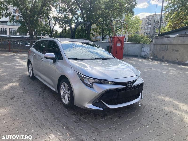 Culoareargint Utilizat 2020 Toyota Corolla Business Edition Break | 14.990 EUR (Preț OK) - Imagine 1/4