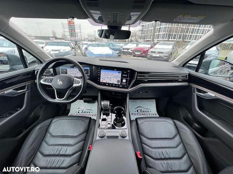 Second-hand VW Touareg Elegance 286 CP (210 kW) 2025 Culoaregri SUV