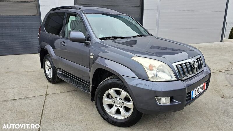 Gri Utilizat 2005 Toyota Land Cruiser SUV | 7.950 EUR (Super Preț) - Imagine 1/4
