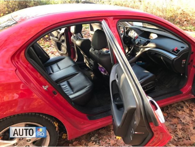 Rosu Utilizat 2008 Honda Accord Berlinǎ | 11.000 EUR (Preț OK) - Imagine 1/4