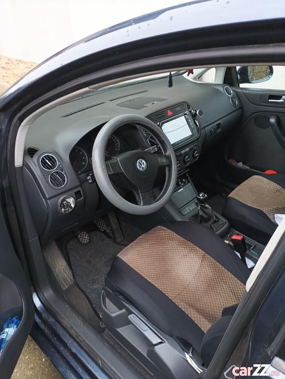 Second-hand VW Golf 2005 Coupe