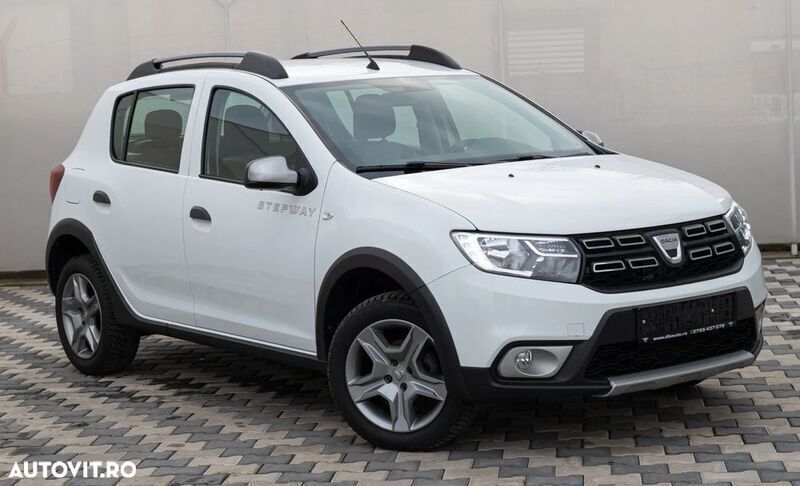 Alb Utilizat 2020 Dacia Sandero Celebration Hatchback | 9.490 EUR (Preț OK) - Imagine 1/4