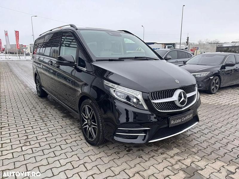 Second-hand Mercedes V300 Avantgarde 239 CP (175 kW) 2020 Culoarenegru Monovolum