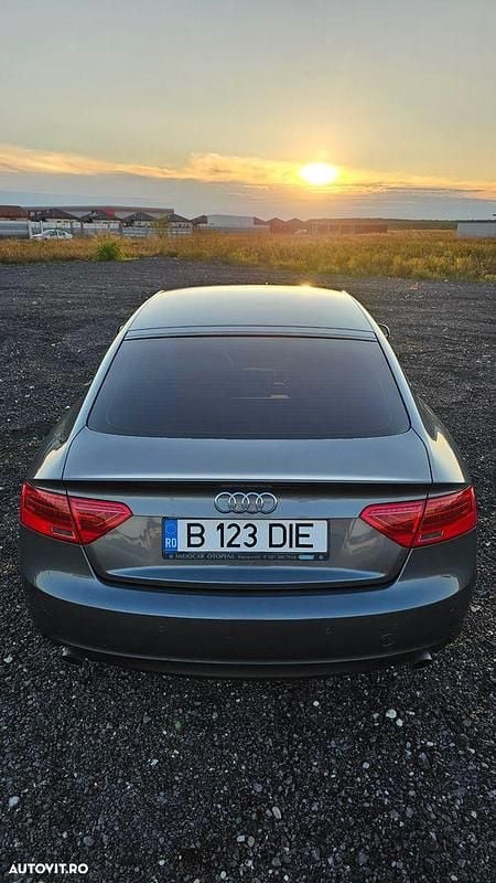 Second-hand Audi A5 170 CP (125 kW) 2011 Culoaregri Berlinǎ