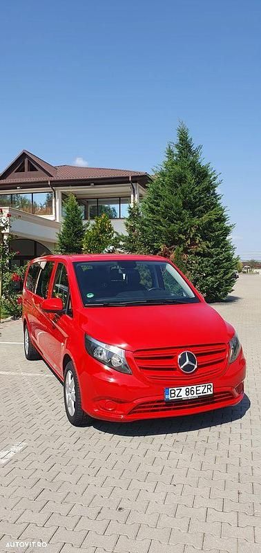 Culoarerosu Utilizat 2021 Mercedes Vito Monovolum | 21.500 EUR - Imagine 1/4