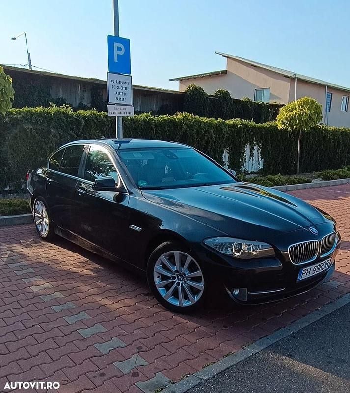 Culoarenegru Utilizat 2012 BMW 530 Comfort Edition Hatchback | 9.450 EUR (Preț OK) - Imagine 1/4