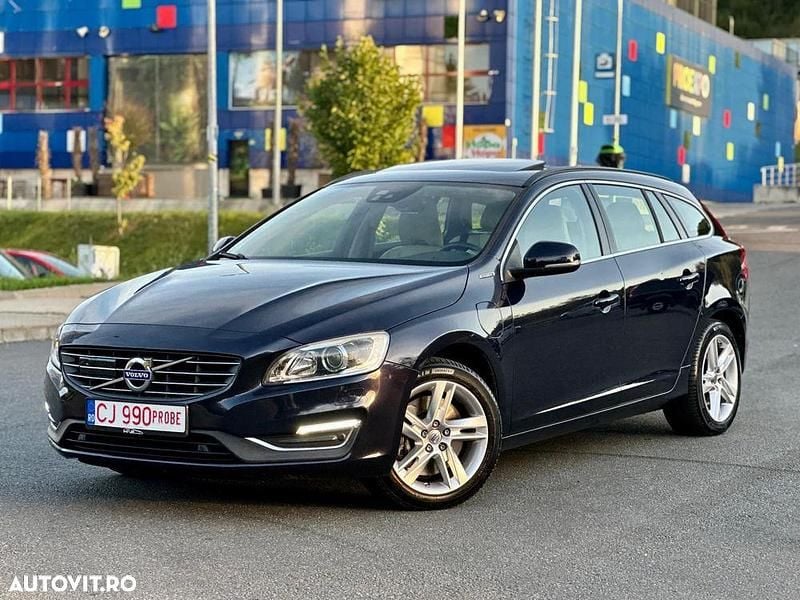 Culoarenegru Utilizat 2015 Volvo V60 Break | 9.799 EUR - Imagine 1/4