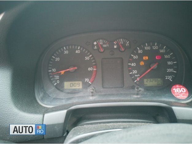 Second-hand VW Golf IV 75 CP (55 kW) 2000 Albastru marin Hatchback