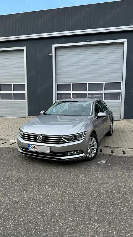 Gri Utilizat 2015 VW Passat Berlinǎ | 12.500 EUR (Preț OK) - Imagine 1/4