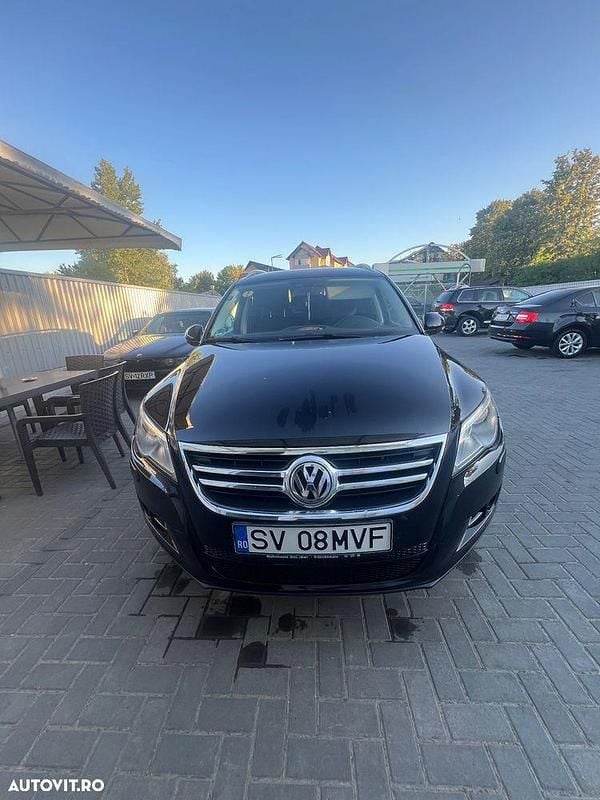 Culoarenegru Utilizat 2010 VW Tiguan Sportline SUV | 7.000 EUR (Preț OK) - Imagine 1/4