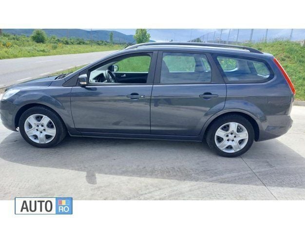 Gri Utilizat 2011 Ford Focus Break | 2.800 EUR (Preț bun) - Imagine 1/4