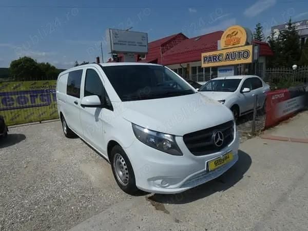 Alb Utilizat 2015 Mercedes Vito Monovolum | 10.990 EUR (Super Preț) - Imagine 1/4