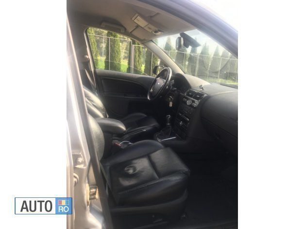 Albastru Utilizat 2005 Ford Mondeo Hatchback | 3.000 EUR (Scump) - Imagine 1/4